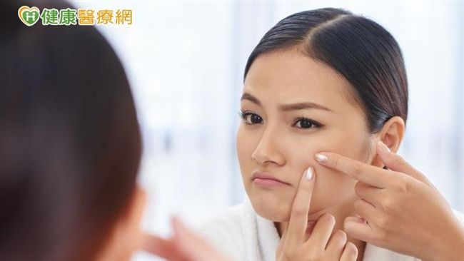 就怕攬鏡自照　成人痘該如何解決？