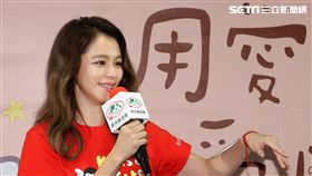 徐若瑄擔任家扶的兒童保護代言人，呼籲拯救受虐兒童「愛自己、愛家人、建立健康家庭」。（記者邱榮吉/攝影）