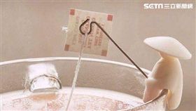 願者上鉤！姜太公屁屁穩坐茶杯　比杯緣子可愛5分？