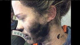 圖／翻攝自澳洲運輸安全局推特
機艙內耳機突爆炸　女子全臉燻黑灼傷