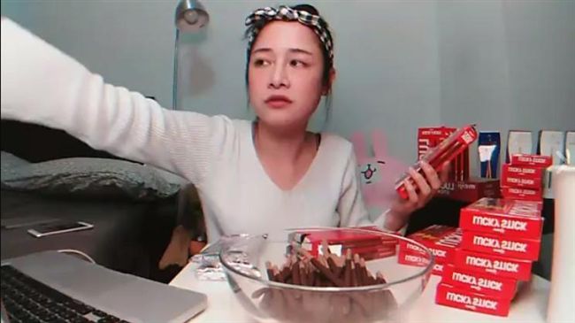 華碩美顏直播神器開賣　正妹用來狂吃