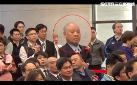 土豪哥董座老爸出席桃園地檢署新廈落成，低調站後排觀禮。