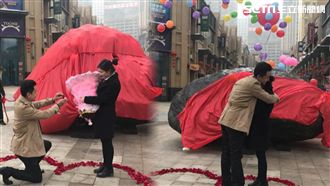 男求婚花百萬買這個　網友：世界末日