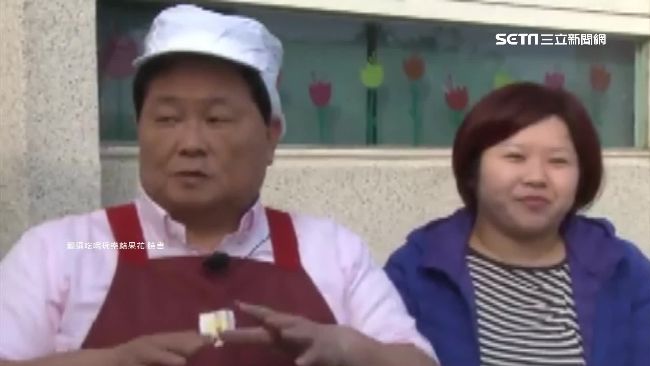 顏清標廚藝好！直播穿圍裙握鏟做菜