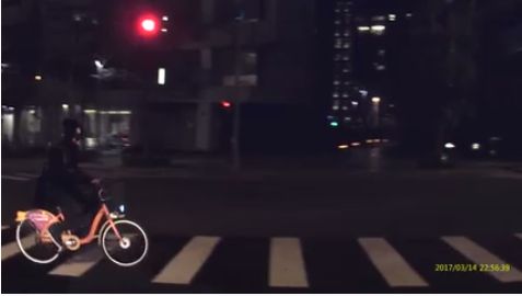 街頭半夜驚見恐怖畫面　他在做這件事