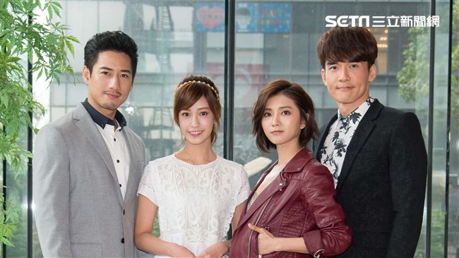 楊一展露大肌　周孝安隨時準備好脫