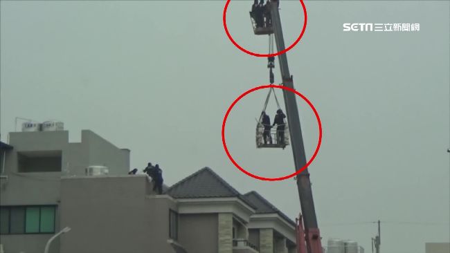 特勤直上頂樓　垂降破窗逮詐騙集團