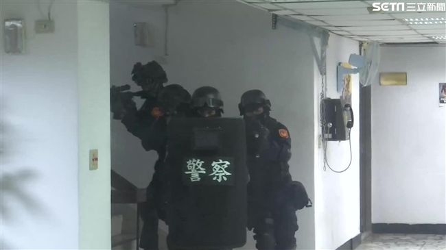 特勤隊成警方後盾　精通攻堅垂降武術