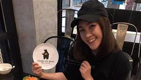  泰國　正妹　空服員
https://www.facebook.com/photo.php?fbid=10212115211573769&set=ecnf.1179767923&type=3&theater