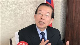 謝長廷：兩岸陷僵局不能只苛責台灣
駐日代表謝長廷接受中央社專訪，被問到如何看待兩岸
陷入僵局現況。他表示，不能單方面苛責台灣，蔡英文
總統現在做的，沒違背她在選舉時的承諾。
中央社記者楊明珠東京攝　106年3月17日