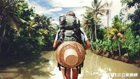 一個人,旅遊,獨自旅遊,背包客（圖／booking.com提供）