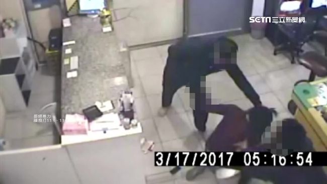 恐怖情人不想離婚　男持檳榔刀狂砍妻