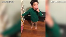 媽敷面膜想變美　兒卻哭喊媽像鬼。（圖／翻攝自希豆臉書）