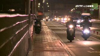 華江橋10機車連環撞　7傷2送醫