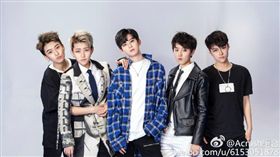 FFC-Acrush。（圖／翻攝自Acrush組合微博）