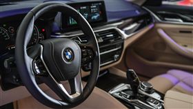 BMW大5系列 台灣汎德提供