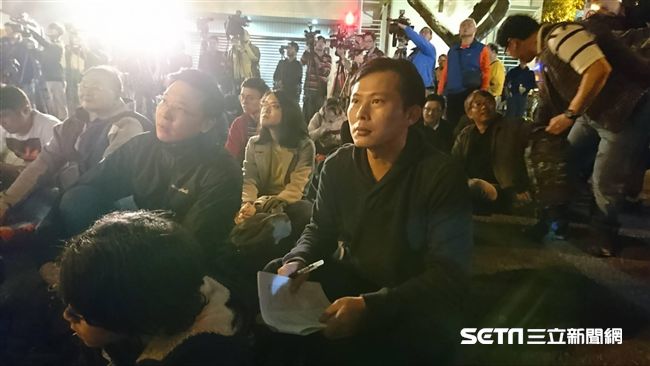 審查監督條例　黃國昌：需黨團協商