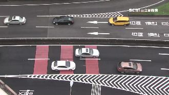 交流道防逆向塗紅線　駕駛：看不清