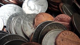 零錢
https://www.flickr.com/photos/scelera/2370217862/in/photolist-4BrZcd-4DZJzU-cnz2vq-7zmw8k-4HRkPv-7T5on1-8fmKCS-2qqWSF-7eqWu-6BH6Kq-du8yPb-oD5tjD-bwGbQX-qQ9jqG-bWXcoF-d6Fkjh-61hvET-9G8ERM-4bnRok-5UM