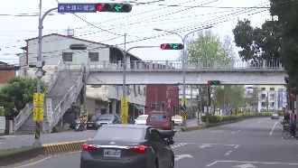 依號誌左轉遭開罰　員警：自己去申訴