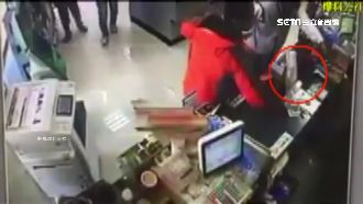 嫌超商店員服務差　奧客竟丟他熱咖啡