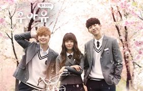 圖翻攝自韓網 學校2013 2015 2017 