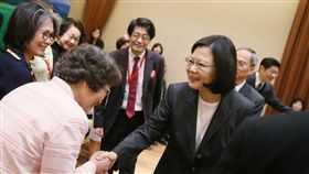 蔡英文總統今（20）日上午接見「在日台灣同鄉會」等日本僑會領袖。（總統府提供）