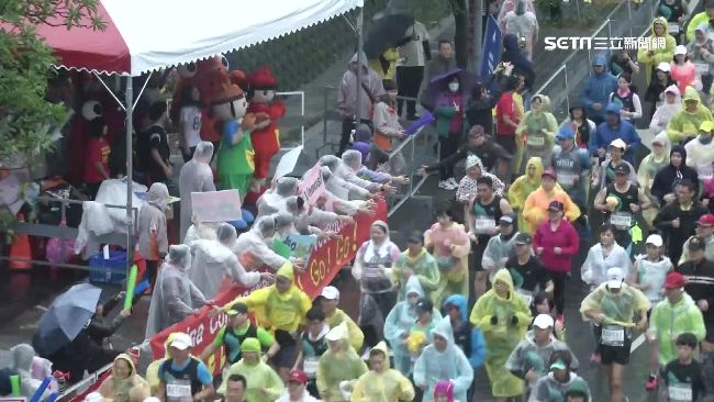 萬金石馬拉松開　今年挑戰銀標