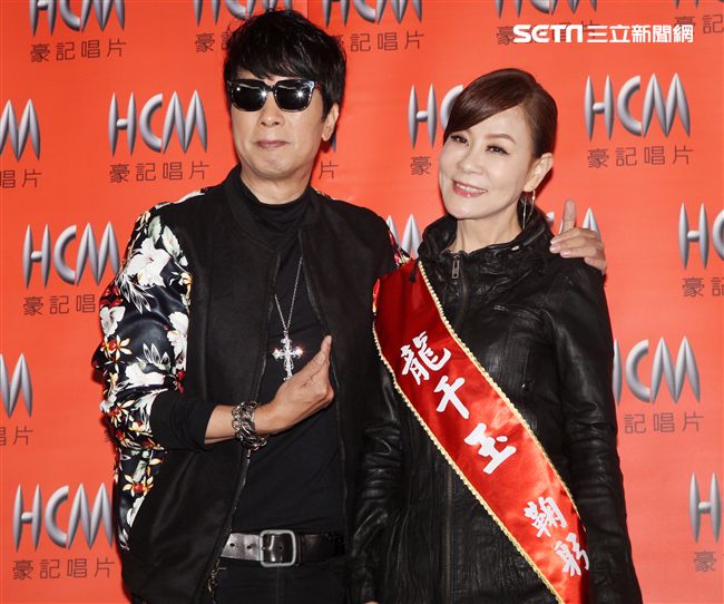 龍千玉別來無恙，兒子車禍恢復良好復健中感謝大家的關心，推出最新專輯「你不孤單」，以千玉、LINDA兩個角色詮釋。（記者邱榮吉/攝影）