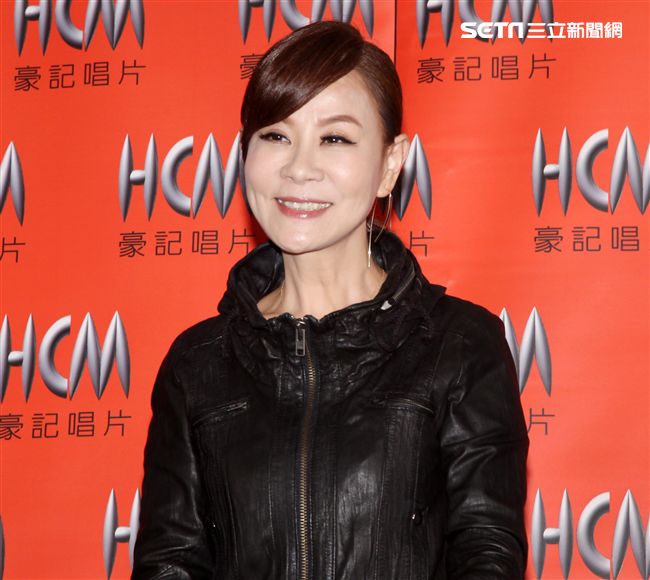 龍千玉別來無恙，兒子車禍恢復良好復健中感謝大家的關心，推出最新專輯「你不孤單」，以千玉、LINDA兩個角色詮釋。（記者邱榮吉/攝影）