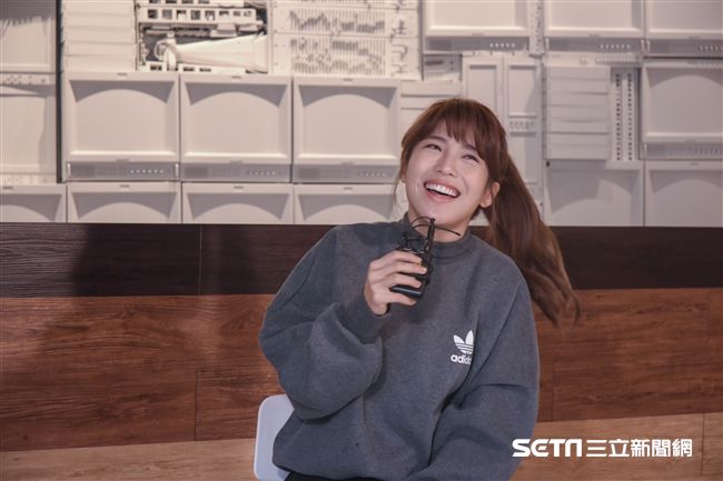 中信兄弟啦啦隊隊長壯壯接受三立新聞網專訪 圖／記者林敬旻攝