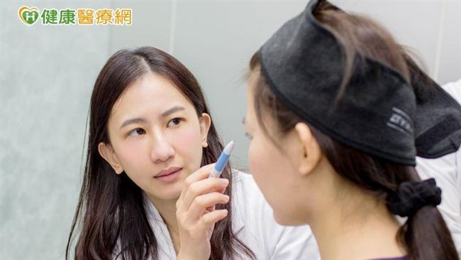 複合酸煥膚正夯　醫：自行使用恐灼傷