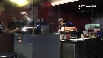 牛排店亮免開發票貼紙　遭國稅局盯上