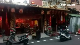 疑感情糾紛　19歲男宮廟前遭砍死