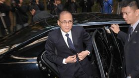 行政院長林全17日赴立法院進行施政報告 圖／記者林敬旻攝