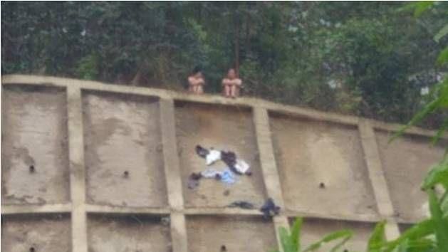 想不開！夫婦脫光衣服打算跳山結果…