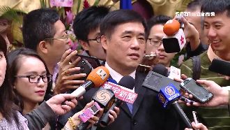 自爆被臨檢　郝龍斌挨批「刷存在感」