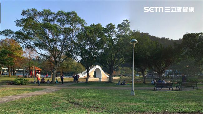快訊／大湖公園驚傳中年女子溺斃事件