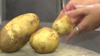 變黑髮別用馬鈴薯水！醫推這兩種食物