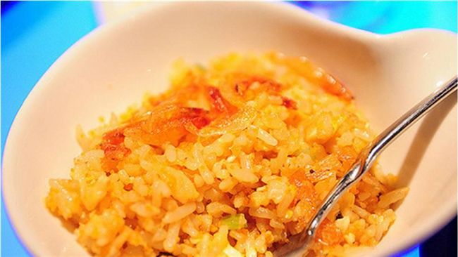 太扯！奧客抱怨櫻花蝦炒飯「有蝦殼」