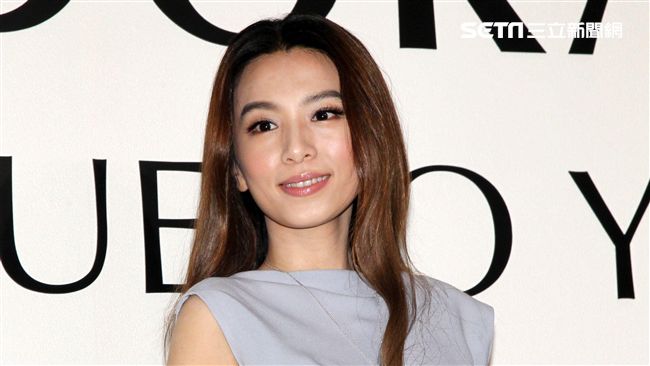 田馥甄秀白皙美背　優雅性感驚艷眾人