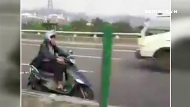 阿伯騎上國道逆向狂飆　對向駕駛嚇壞