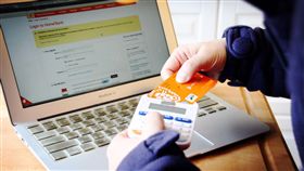 比利時人不跑銀行 全靠一台小機器搞定　圖／中央社