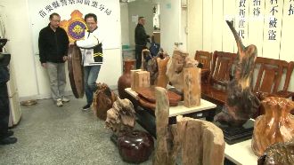 「木雕4人幫」　深夜搬光好友作品