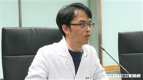 台北市聯合醫院陽明院區小兒科主治醫師黃正憲。（圖／記者楊晴雯攝）