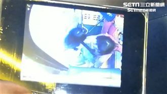 一陣推擠拉不住！國中女跌出門外曝光