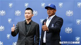 陳金鋒,富邦悍將領隊蔡承儒 圖／記者林敬旻攝