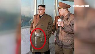 糗！金正恩視察工地　大衣沾漆白白的