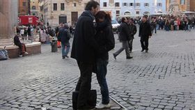  情侶 圖／攝影者Blowing Puffer Fish, Flickr CC License https://flic.kr/p/bon1jf