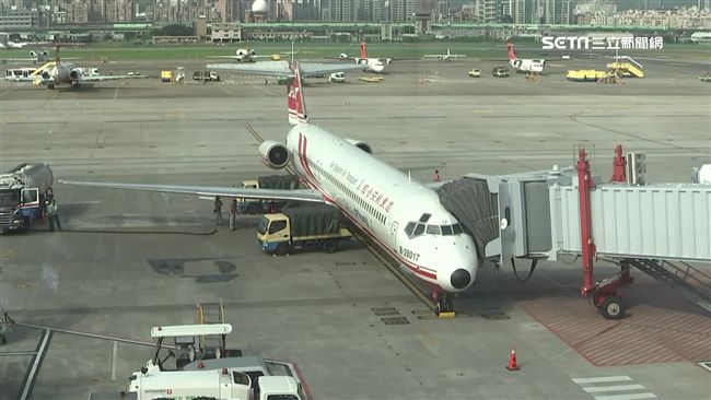 因空服員請假取消航班　工會大批遠航
